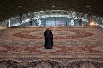 بزرگترین فرش یکپارچه ۶۰۰ متری جهان در تبریز رونمایی شد