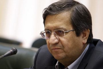 رئیس کل بانک مرکزی از عملکرد کند شرکت های دولتی در ترخیص کالاهای انتقاد کرد