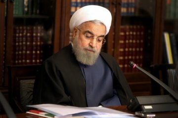 روحانی: ایران در برابر توطئه‌ها و تحریم‌ها به زانو در نمی‌آید