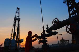 شینهوا: آمریکا در توقف رشد صنعت نفت ایران ناموفق بود