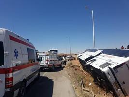 ۲۶ مصدوم در حادثه واژگونی اتوبوس مسافربری در یزد