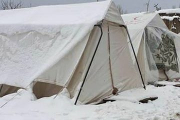 زلزله‌زده ساکن در چادر نداریم!/ چرا زلزله‌زدگان چادرها را تحویل نمی‌دهند؟
