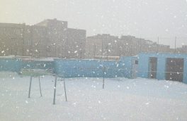 بارش سنگین برف مدارس ابتدایی امروز  شهرستان چاراویماق را تعطیل کرد