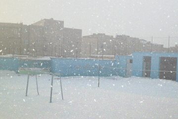 بارش سنگین برف مدارس ابتدایی امروز  شهرستان چاراویماق را تعطیل کرد