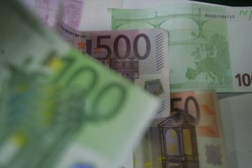 سقف معاملات نقدی ارز در بازار متشکل ۵۰ هزار یورو شد