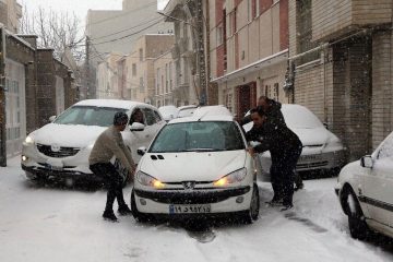 انباشت برف برای شهروندان تبریزی همچنان باقی است/ عذرخواهی فرماندار تبریز از مردم