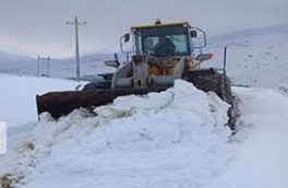 برف راه ارتباطی  ۱۸۰ روستای هشترود را مسدود کرد