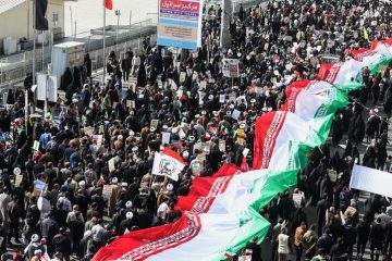 مراسم راهپیمایی یوم الله ۲۲ بهمن آغاز شد
