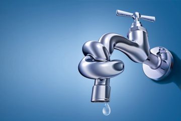 استاندار یزد: مصرف بهینه آب باید از کودکی و در بین دانش آموزان آغاز شود زیرا این قشر تاثیرگذار هستند.