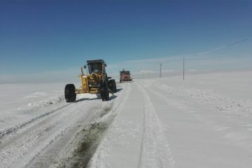 راه ارتباطی ۷۰ روستای شهرستان هشترود بر اثر بارش برف بسته شد