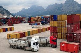 سهم صادرات ایران در بازار کشورهای همسایه ۲.۵ درصد است