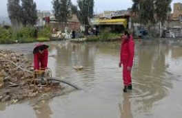 طی ۱۸ساعت گذشته ۴۰۰هزار لیتر آب از معابر کاشان جمع آوری شد