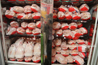 با افت تقاضا قیمت گوشت مرغ کاهش می یابد