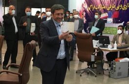 عبدالناصر همتی رییس کل بانک مرکزی وارد عرصه انتخابات ۱۴۰۰ شد
