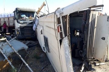 واژگونی اتوبوس زاهدان – آباده در دهشیر یزد پنج کشته و ۳۳ مصدوم بر جا گذاشت