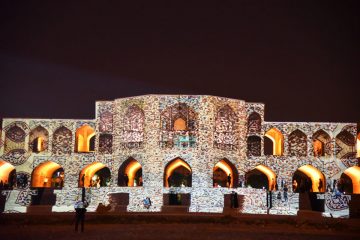 اجرای ۱۵ طرح نورپردازی در اصفهان با اعتبار ۲۲۰ میلیارد ریال / نورپردازی پلها و اماکن تاریخی با هماهنگی میراث فرهنگی