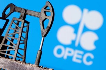 دبیرکل اوپک: به تنظیم عرضه نفت به بازار ادامه می‌دهیم