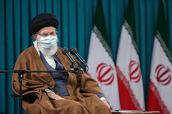 رهبر معظم انقلاب اسلامی: کشور مطلقاً معطّل مساله هسته‌ای نشود