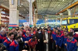 بازدید رئیس جمهور از یک گروه صنعتی تولید خودرو در منطقه آزاد ارس