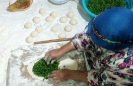 نان محلی خیتاب با استفاده از انواع گیاهان دارویی در مرند پخت می شود