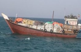 نیروی دریایی سپاه یک شناور تجاری را در نزدیکی سواحل پارسیان نجات داد
