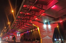 نورپردازی پل بسیج اراک توسط سازمان سیما،منظر و فضای سبز شهرداری اراک انجام شد