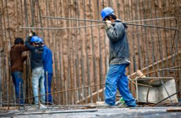 مشکل کارگران ساختمانی با قانون جدید هم رفع نمی‌شود
