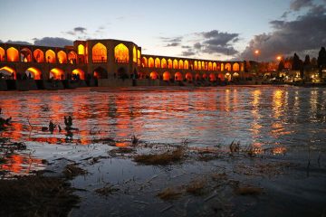 انتظار می‌رود جریان زاینده رود به اصفهان و پل‌های تاریخی برسد