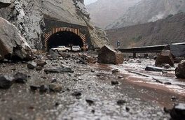 پلیس راه نسبت به ریزش سنگ در محورهای کوهستانی مازندران هشدار داد