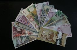 کاهش یورو و ثبات قیمت دلار در مرکز مبادله ارز و طلای ایران