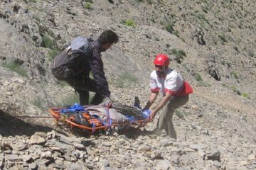 نجات سه جوان گرفتار در کوه هلاکوخان اسکو
