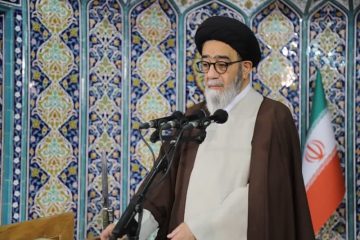 امام جمعه تبریز: نمایندگان مجلس باید گام های اساسی برای مردمی سازی اقتصاد، مبارزه برای جلوگیری از تبعیض و فساد بردارند