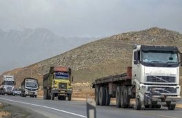 تاجران برای حمل بار رانندگان خارجی را ترجیح  می دهند/ زمین‌گیر شدن ۶۰هزار کامیون ایرانی
