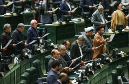 نماینده مردم تهران در مجلس: مجلس دوازدهم نباید پشت درهای بسته تصمیم بگیرد