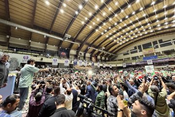 استقبال مردم تبریز با شعار “باکری هم رزمی سن ، تبریزه خوش گلمیسن” از قالیباف