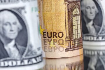 ثبات قیمت دلار و افزایش اندک یورو در مرکز مبادله ارز و طلای ایران