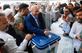 قالیباف با حضور در حرم عبدالعظیم در انتخابات شرکت کرد