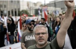 کارگران و احزاب یونان به حذف یک روز از تعطیلات هفتگی اعتراض کردند