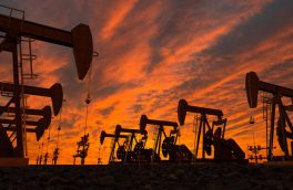 قیمت نفت امروز در بازارهای جهانی با کاهش همراه بود