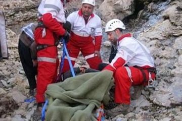 کوهنورد سقوط کرده در ارتفاعات قله دماوند نجات یافت