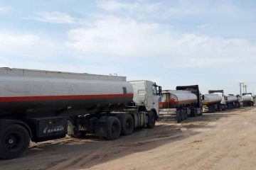 حدود ۴۰۰ کامیون‌ بیش از سه هفته است در داخل خاک افغانستان معطل مانده اند