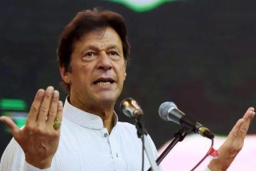 حکم بازداشت «عمران خان» نخست‌وزیر سابق پاکستان و همسرش تمدید شد