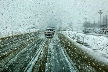 بسته شدن محورهای مواصلاتی به دلیل شرایط برف و کولاک