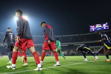 بازیکنان پرسپولیس پس از تساوی با النصر بدون انجام مصاحبه  رفتند