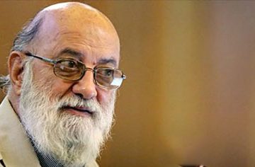 درگیری شورا با سیاست‌زدگی یا مسائل اقتصادی ناسالم آن را دچار آسیب می‌کند