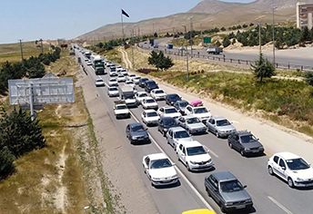 محورهای منتهی به تهران با ترافیک سنگین همراه شده است