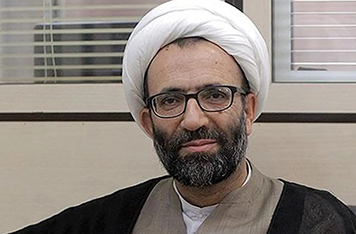 در بخش اقتصادی هم همانند حوزه نظامی باید مشت دشمن را بر خاک بزنیم