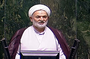 با افراد و جریان هایی که ایجاد تفرقه می کنند برخورد قضایی شود/ مذاکره حرام نیست