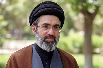 هر کار تفرقه‌انگیزی از هر فردی با هر جایگاهی در جهت مقصود دشمن است