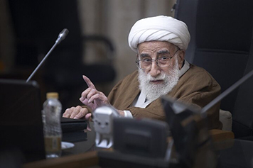 آیت‌الله جنتی: جنگ اقتصادی نیز همانند میدان نظامی جدی گرفته شود
